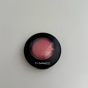 Mac Mineralize Blush in Petal Power